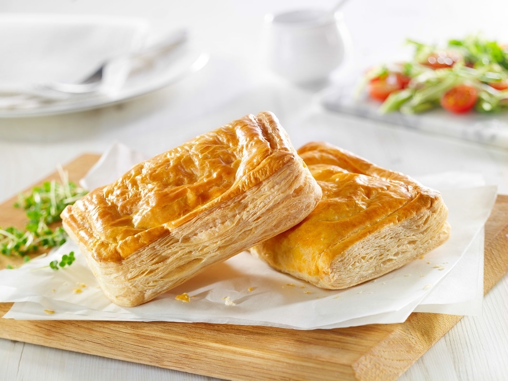 Wrights Unbaked Potato & Corned Beef Pasties [36x185g] Bradleys